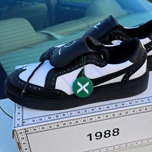 Peacemunisone Mens 9 Women's 10.5 runs small